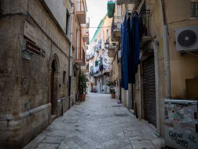 L�area in questione � una sorta di quadrilatero posto tra la Chiesa di San Marco e quella del Carmine, l� dove nei primi decenni dell�XI secolo si stanziarono i rappresentanti della Serenissima...